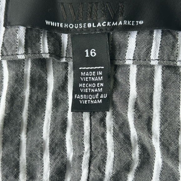 WHBM seersucker ruffled sleeve blouse. Size 16 - Picture 4 of 5